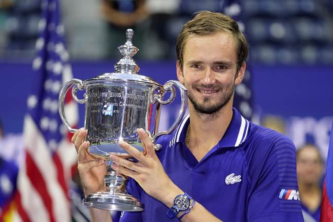 麥維德夫終於嚐到四大賽冠軍滋味。(美聯社)