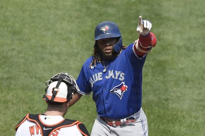 蓝鸟队小葛瑞洛击出本季第44支全垒打。（美联社）