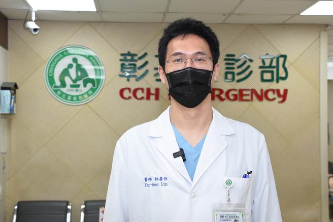 彰基医师林晏任表示，处理海鲜不慎被刺伤，可能引发「创伤弧菌」感染，若出现发烧、畏寒、患部红肿热痛等症状时，必须儘快就医。（吴敏菁摄）
