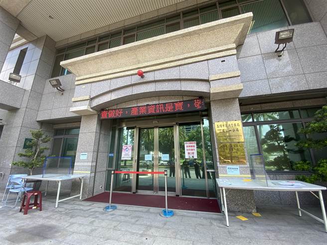 高雄市三民一分局传出警员推诿报案，惨遭记过，哀喊「今年烤鸡飞了」。（石秀华摄）