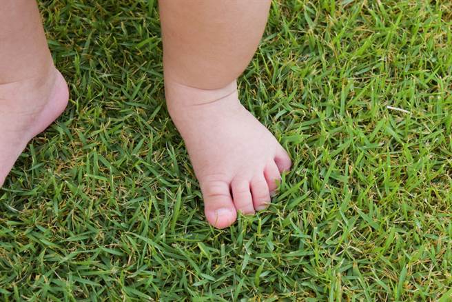 泰国一名女童被父亲友人诱拐，并遗弃至山林洞穴，目的竟是要将她当作祭品献给山林鬼魂。（示意图／达志影像）