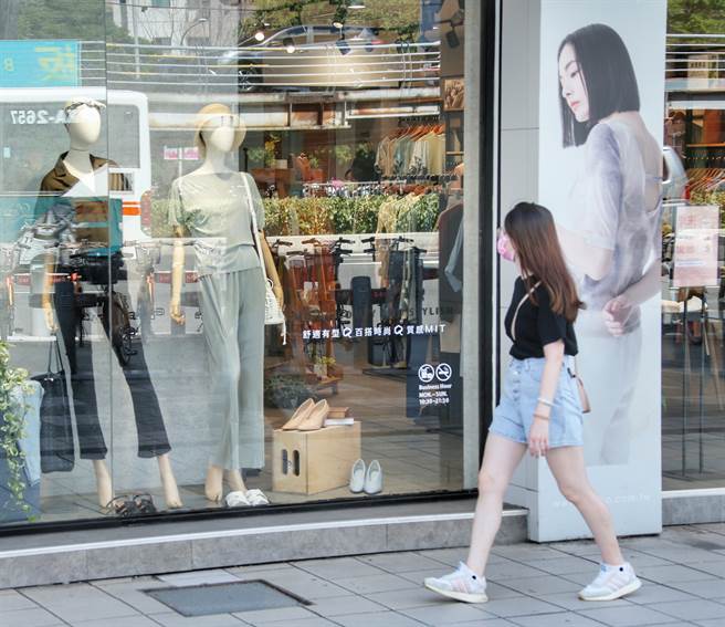 台湾冠状病毒之父、中研院院士赖明诏今天表示，新冠病毒应会越来越弱，应思考如何与病毒共存。陈时中表示，与病毒共存还是要有一定的科学证据，并由专家讨论该如何做。（图／示意图，记者罗永铭摄影)