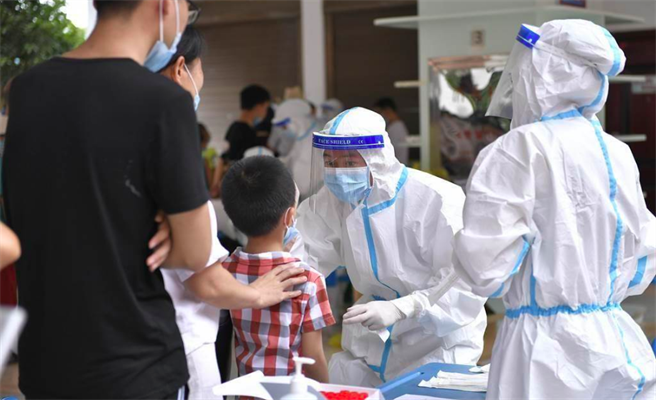 大陆福建省今（13日）通报，昨（12日）新增22例本土病例，另有2例境外输入无症状感染者，由台湾及英国输入。（中新社）