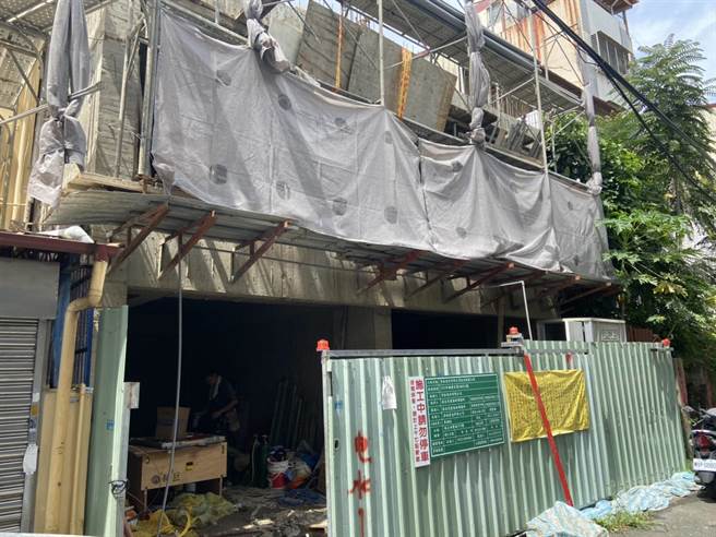 台中市太平区中山路1段189巷内一栋施工中的透天民宅，13日上午10时44分左右发生工人触电意外。（民眾提供／冯惠宜台中传真）