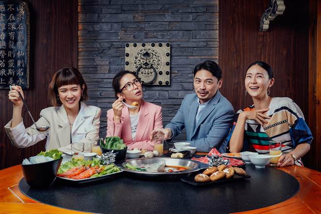 《何百芮的地狱毒白》由孙可芳（左起）、郭书瑶、阿Ken、锺瑶主演。（彼此影业提供）