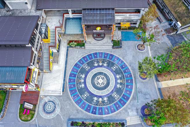 禮納里遊客中心前廣場地景創作，於美國「2021Muse Design Awards」國際設計競賽景觀設計類別中，勇奪銀獎殊榮。（茂管處提供／林和生屏東傳真）