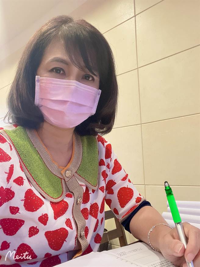 国民党高市议员陈若翠今（13）日直批，市府防疫两套标准，限制民眾中秋烤肉，却又无视大型活动潜藏危机，忧心成为防疫破口。（柯宗纬翻摄）