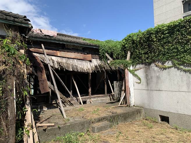 「国立花莲高级农业职业学校旧校长宿舍」迄今已有84年歷史，目前由校方管理，花莲县文化局2018年公告登录为歷史建筑，2020年委由团对调查建物歷史，提供修復建议，校方也将尝试向中央争取修缮经费，修復再利用，盼让更多人见证花莲地方的发展史。（花莲高农提供／罗亦晽花莲传真）