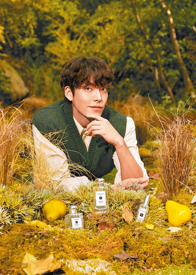 Jo Malone London找来品牌挚友金宇彬，诠释英国梨与小苍兰明星香气。（Jo Malone London提供）