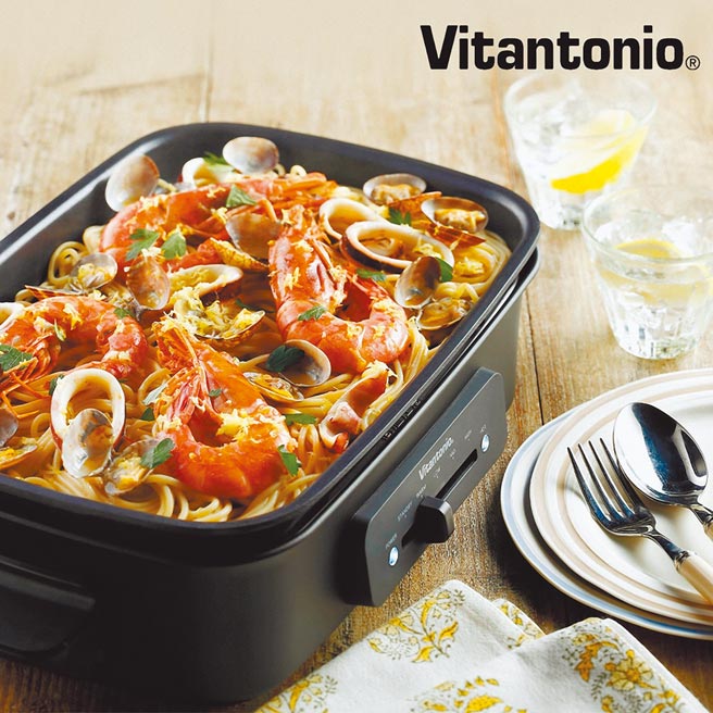 Vitantonio多功能电烤盘，原价4980元，远传friDay购物限时特价3980元。（远传friDay购物提供）