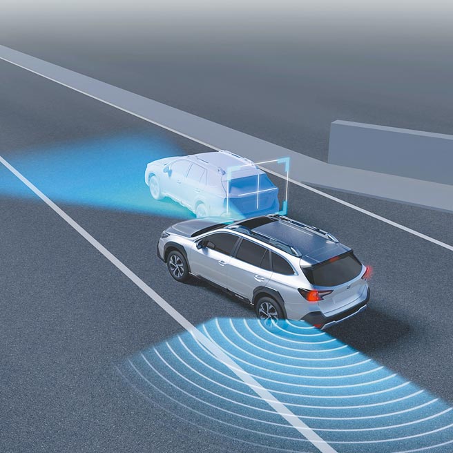 AES紧急自动转向辅助系统在车速低于80km/h下、PCB系统作动后，可侦测邻近车道线是否有足够空间及后方车辆动态进行主动闪避。（台湾意美汽车提供）