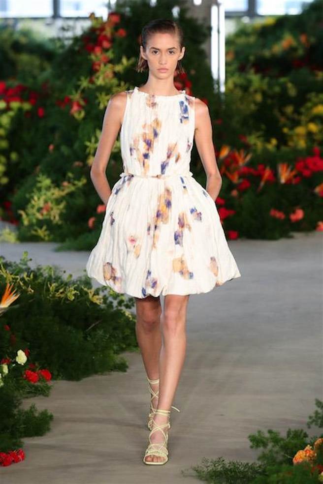 花卉印花的應用成為Jason Wu本季重點。（CFP提供）
