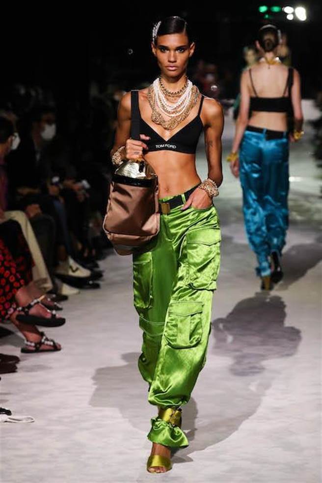 结合运动风格设计，Tom Ford让运动装以一种全新面貌重回伸展台。（CFP）