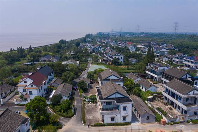 大陆于8月17日的中央财经委员会会议上，再次强调要促进「共同富裕」，并构建「初次分配、二次分配、三次分配」的制度安排。（示意图，新华社）