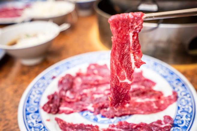 台南人妻抱怨，嫁到台南被某些好友覺得可憐，請吃牛肉湯等在地小吃竟被嫌棄端不上檯面。（示意圖，達志影像/shutterstock）
