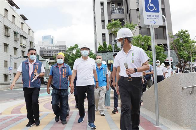 第一期校舍工程一併改善兴谷国小通学廊道，让学生有更安全的步行空间（工务局提供／戴上容新北传真）