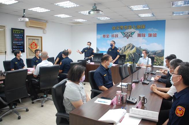 保七總隊偵辦查緝盜伐山老鼠、野生動物保育、環保、食安及非洲豬瘟等攸關民眾健康及國土保育的案件繳出漂亮的成績單。警政署長陳家欽特別前往保七總隊慰勉及鼓勵同仁的努力。(保七總隊提供)