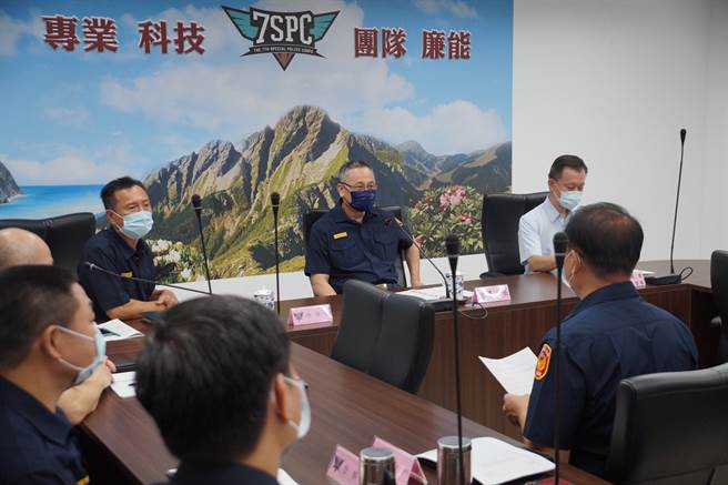 保七總隊偵辦查緝盜伐山老鼠、野生動物保育、環保、食安及非洲豬瘟等攸關民眾健康及國土保育的案件繳出漂亮的成績單。警政署長陳家欽特別前往保七總隊慰勉及鼓勵同仁的努力。(保七總隊提供)