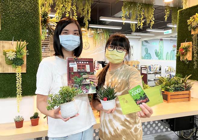 「植感圖書館」三重五常分館推出另類「中秋植感夯肉」閱讀活動（戴上容攝）