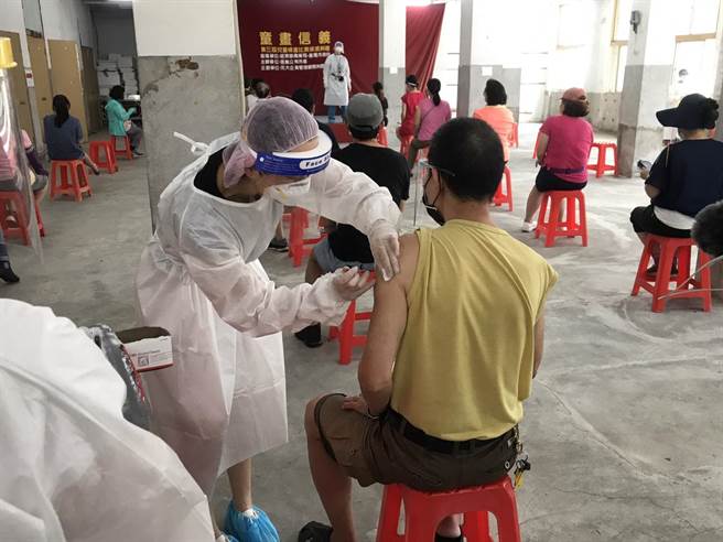 基隆第八期AZ疫苗将于15日到9月23日进行接种。（陈彩玲摄）