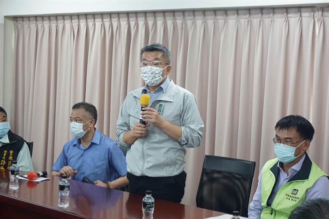 立法院副院长蔡其昌与丰原区农会理监事座谈。（王文吉摄）