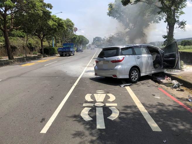 桃園楊梅死亡車禍1人送醫不治。(翻攝照片／呂筱蟬桃園傳真)