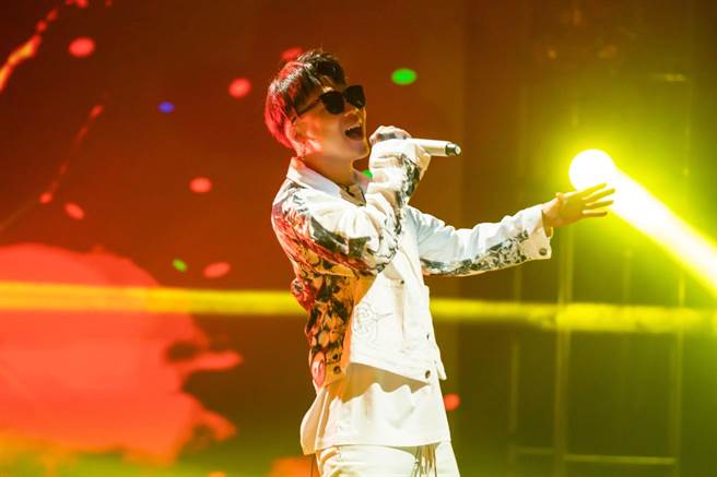 萧秉治首唱新专辑新歌〈不留活口〉。（相信音乐提供）