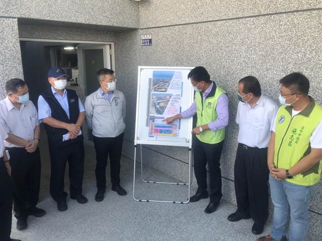 立法院副院长蔡其昌14日会勘，努力争取渔业署1800万元补助。（陈淑娥摄）