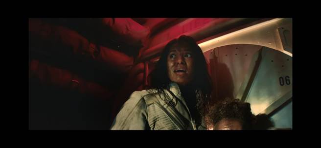 全新四款iPhone 13系列，均搭载全新的「电影级模式」，不仅可手动或自动切换焦点物件或人物，更能在后制时去调较景深；图为iPhone 13 Pro拍摄之影片截图。（翻摄直播画面）