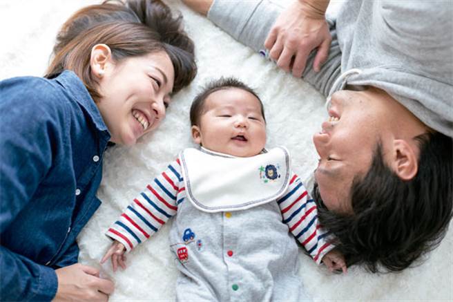 新生兒到新鮮人 從０打造風險指南。(圖/現代保險雜誌提供)