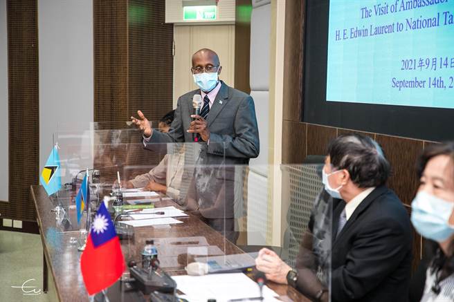 大使罗伦表示，马尾藻大量增生对圣露西亚的渔获量带来负面影响。（国立台湾海洋大学提供／陈彩玲基隆传真）