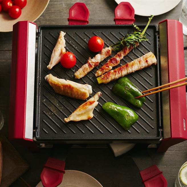 city’super日本recolte丽克特Grand Melt煎烤盘，原价3990元、特价2980元，单笔满千现折100元，再送市价1190元专用Pizza烤盘。（city’super提供）