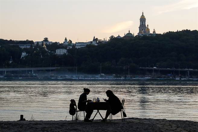 乌克兰中部城市第聂伯发生汽车爆炸事件。图为第聂伯河畔。（图／路透社）