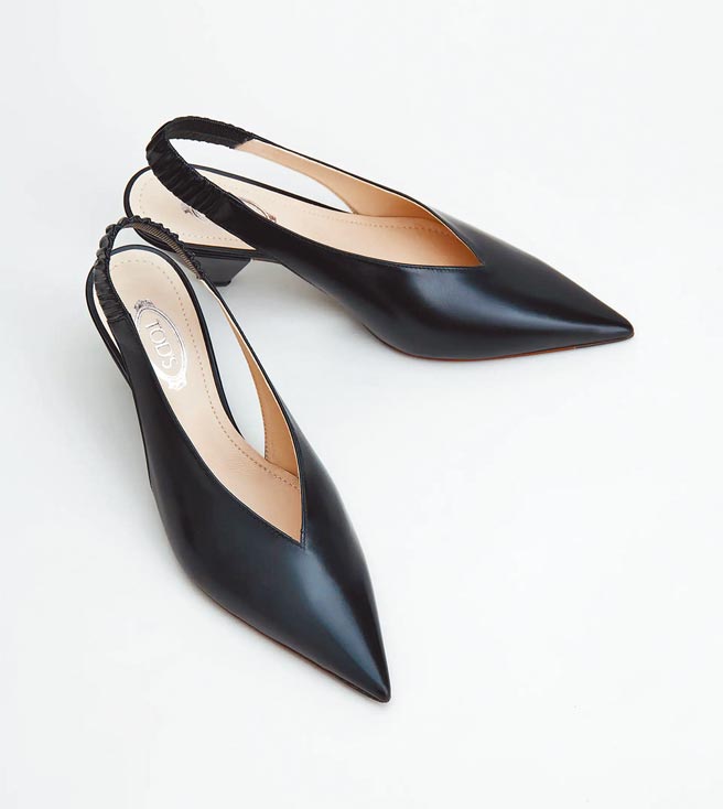 Tod’s Tacco优雅黑色尖头跟鞋，2万3000元。（Tod’s提供）