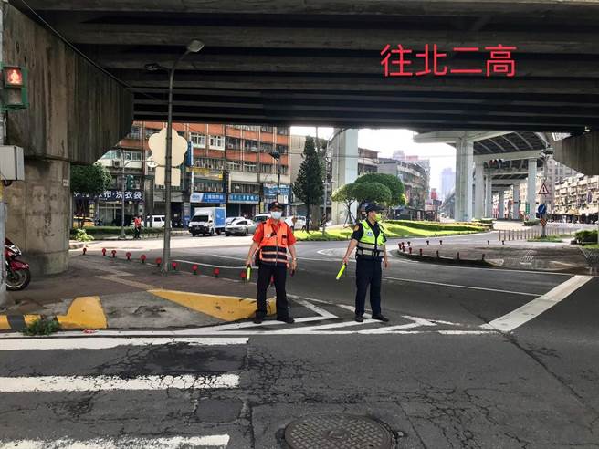 新北市警局提醒中秋连假期间事先规画行程，避免塞车。（新北市交通警察大队提供）