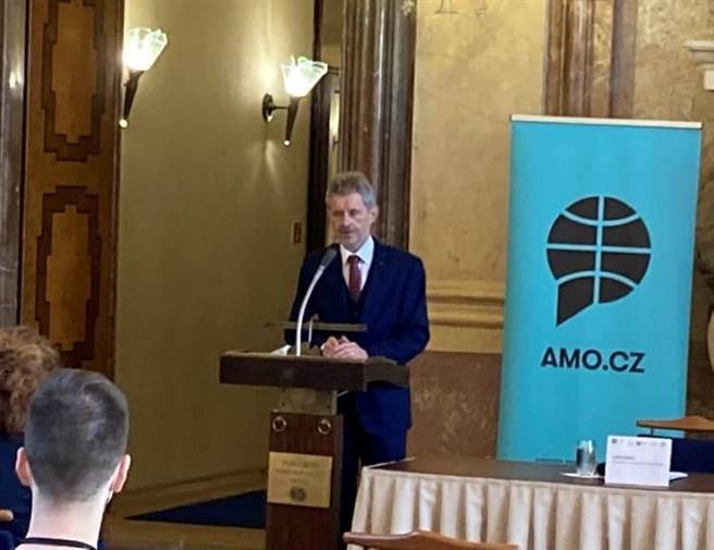 捷克参议长韦德齐（Miloš Vystrčil）致词。（外交部提供）