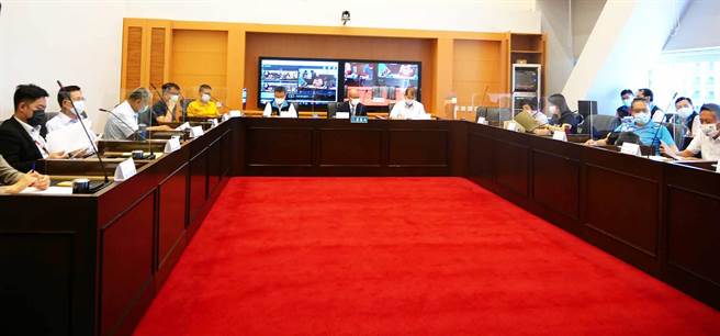 台中市議會16日召開程序委員會，決定第8次臨時會將於22日登場，審查今年度台中市政府追加減預算及去年總決算等。（陳世宗攝）