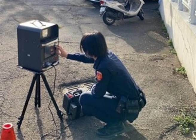 中秋节连假4天，台中市太平警方将于136县道长龙路，加强移动式测速照相及交通稽查勤务。（太平警方提供／张妍溱台中传真）