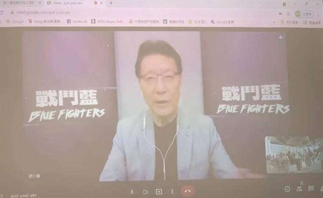 资深媒体人透过视讯与朱立伦连线，表态喊出「朱立伦加油」。（曹明正摄）