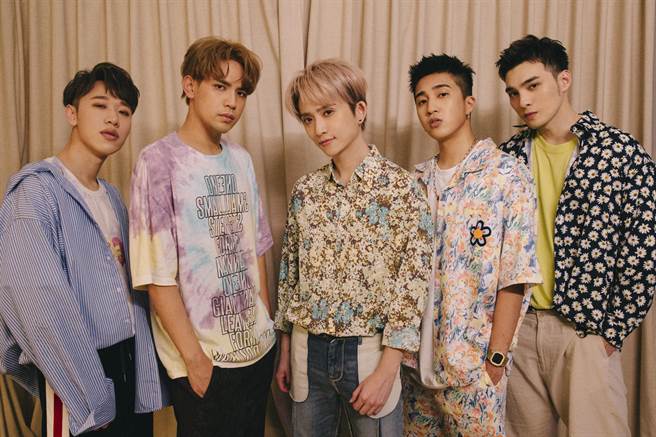 五堅情推出新歌。（滾石音樂提供）