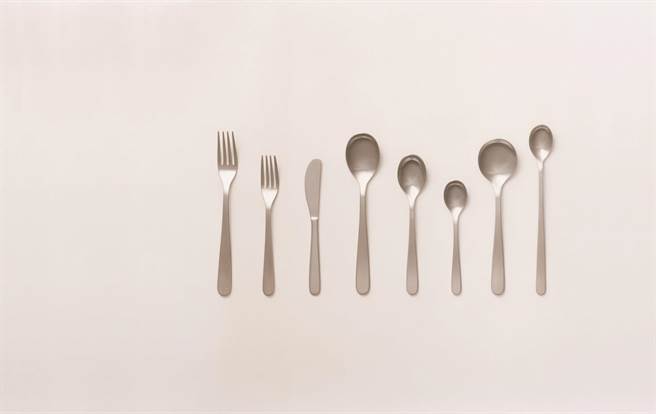 不锈钢餐具系列，原价49-299元，降至39-199元。（无印良品提供）