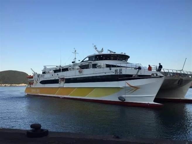 蓝鹊轮高速客船通过「布袋－金门」及「台中－金门」航线试航。（航港局提供／陈佑诚传真）