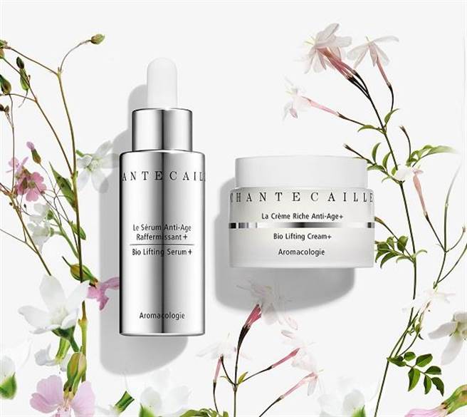 艾蜜莉布朗使用香缇卡钻石级精华液升级版30ml，1万400元，钻石级乳霜升级版50ml，1万3600元。（香缇卡提供）