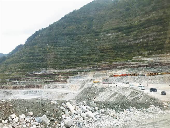 亚泥新城厂矿区位在秀林乡富士村部落上方，当地反弹声浪不断。（本报资料照片）