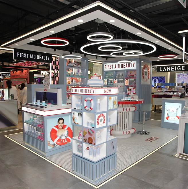 美国热销品牌First Aid Beauty正式登台，momo独家热卖。（First Aid Beauty提供）