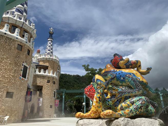 中秋连假，九族文化村推纾压特惠价。（九族文化村提供／廖志晃南投传真）