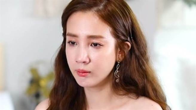 女星爱雅（张艾亚）。(图/ 取自爱雅（张艾亚）脸书)