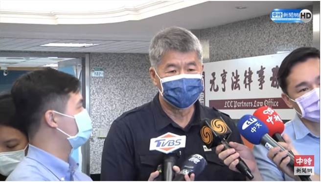 孙文学校总校长张亚中今接受採访。（图片摘自中时新闻网Youtube）