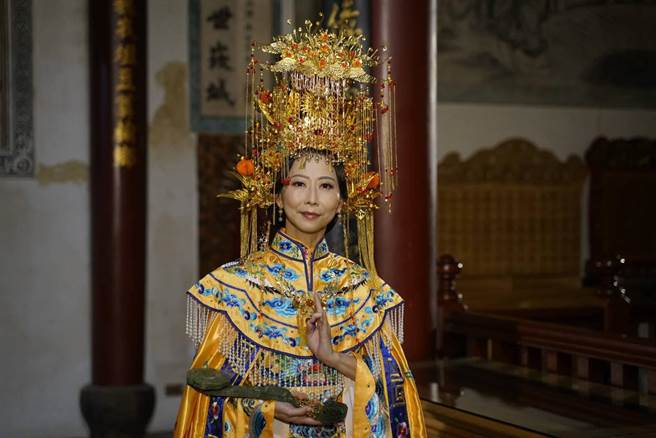 民进党立委陈亭妃在戏剧轧一角，扮演妈祖，引发争议。(取自陈亭妃脸书／李侑珊台北传真)