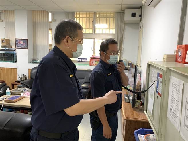 110年國家防災日模擬八級地震，林口警協助海嘯警報發送。(林口分局提供)